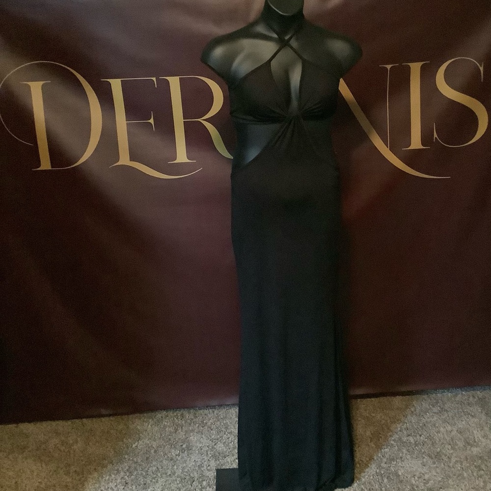 Simply Elegant Women's Black V-Neck Cutout Maxi Dress - Picture 6 of 9